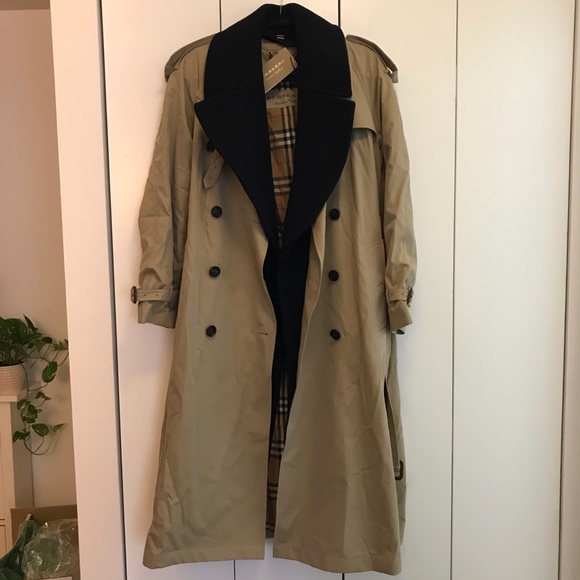 NWT Burberry Eastheath Double-Breasted Trench Coat - Picture 4 of 10